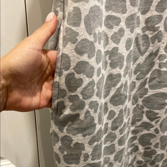 Nanavatee | Gray & white Leopard Print Sleeveless Hoodie Dress with pockets - sm - Picture 7 of 8